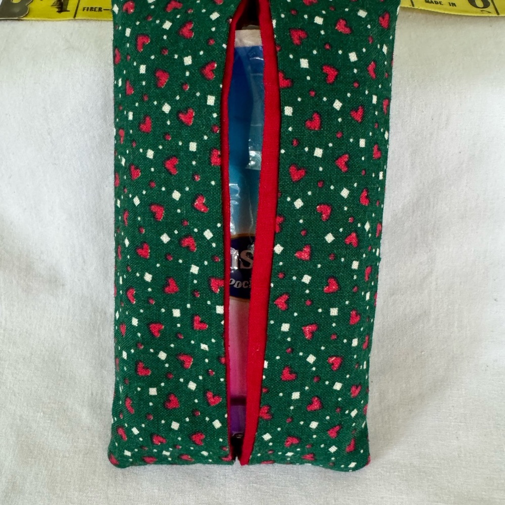 Heart Patterned Green Tissue Kleenex Holder handmade New. Comes with Kleenex